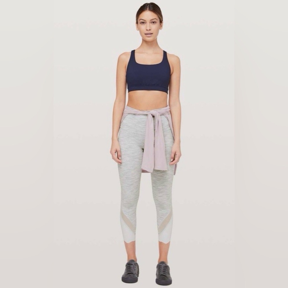 lululemon Wunder Under Scalloped Hem Luon Leggings size 6 mesh grey white